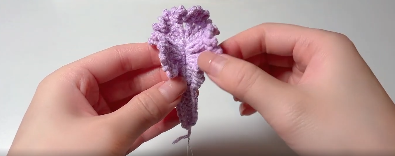Completed ruffled edge on a crochet Crape Myrtle petal